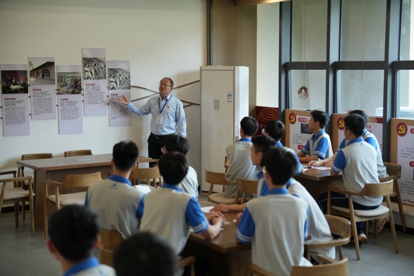“四史”教育。瀘州市職業技術學校供圖