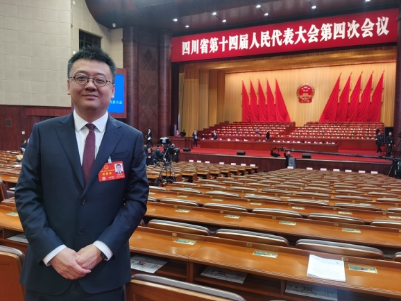 四川省人大代表柴鐵鋒。受訪者供圖