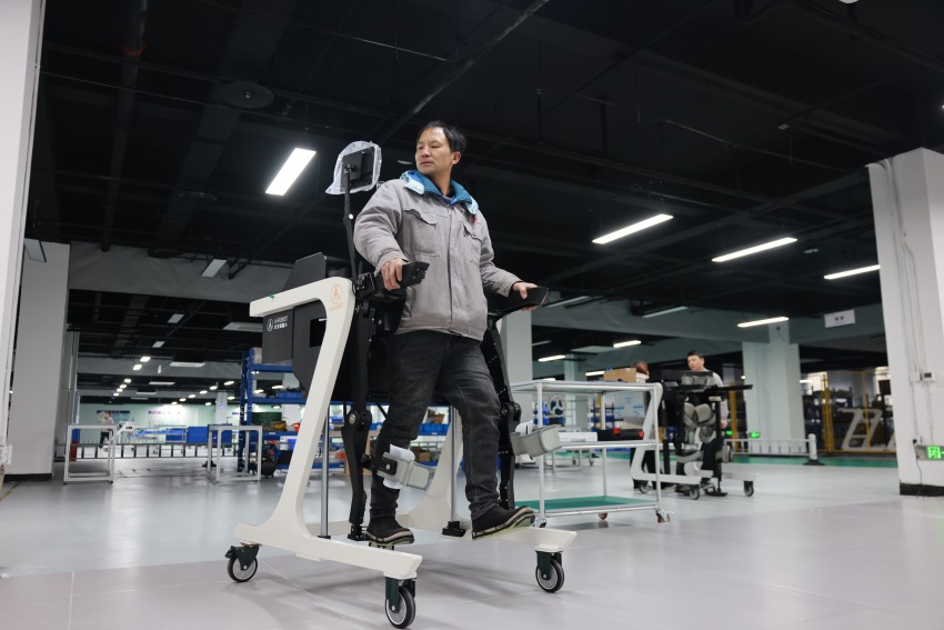 北京大艾機器人有限公司落戶瀘州，其是中國外骨骼機器人行業開創者和引領者。燕偉民攝