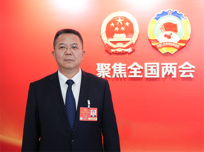 全國人大代表、長虹控股集團董事長柳江。受訪者供圖