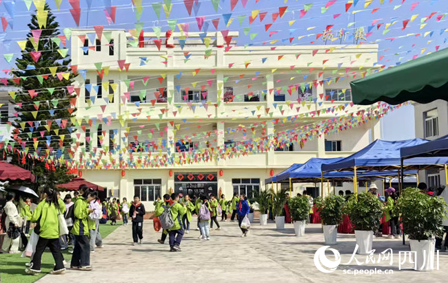 桃李館承接學生春游踏青活動。衡帆攝