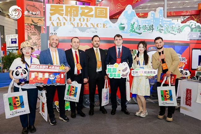 展館現場，受到參展商和觀眾熱捧。四川省文旅廳供圖