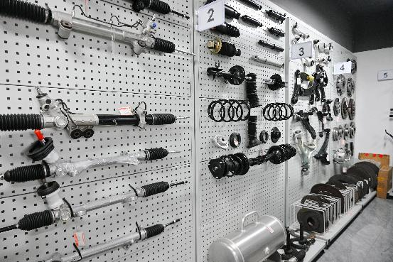 四川省利拓汽配有限公司展廳的產品。青羊區融媒體中心供圖