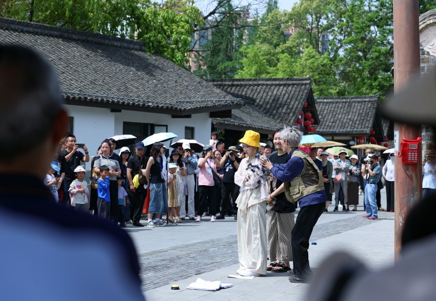 2025年四川省大學生環境戲劇展演現場。青白江區委宣傳部供圖