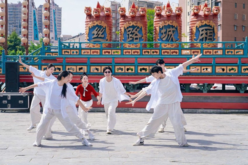 2025年四川省大學生環境戲劇展演現場。青白江區委宣傳部供圖