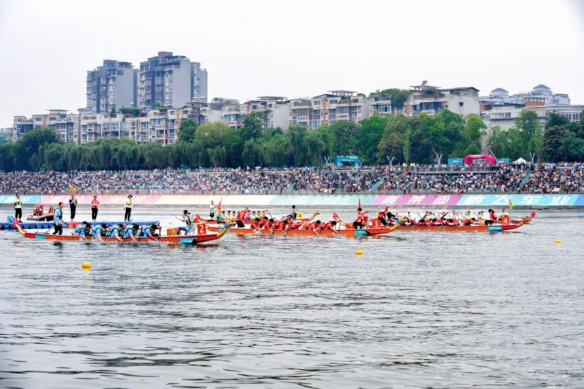 龍舟賽現場。鄢偉供圖