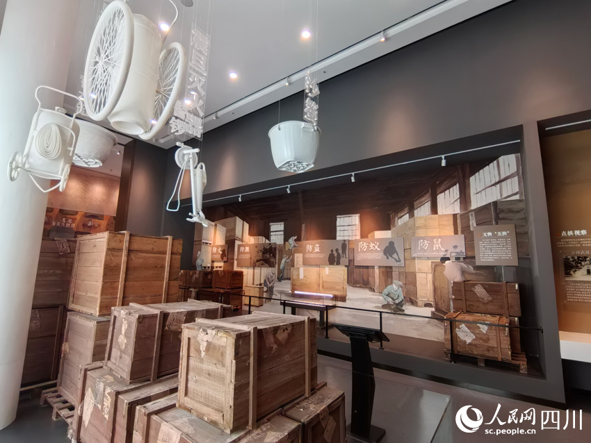 展示當年文物保護措施。人民網記者 劉海天攝