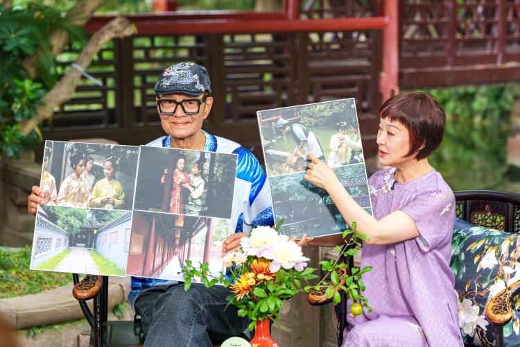 王雪純與楊樹云探討87版《紅樓夢》經典場景。