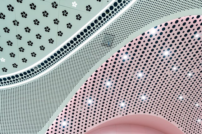 成都地鐵13號線一期幸福梅林站內部實景。