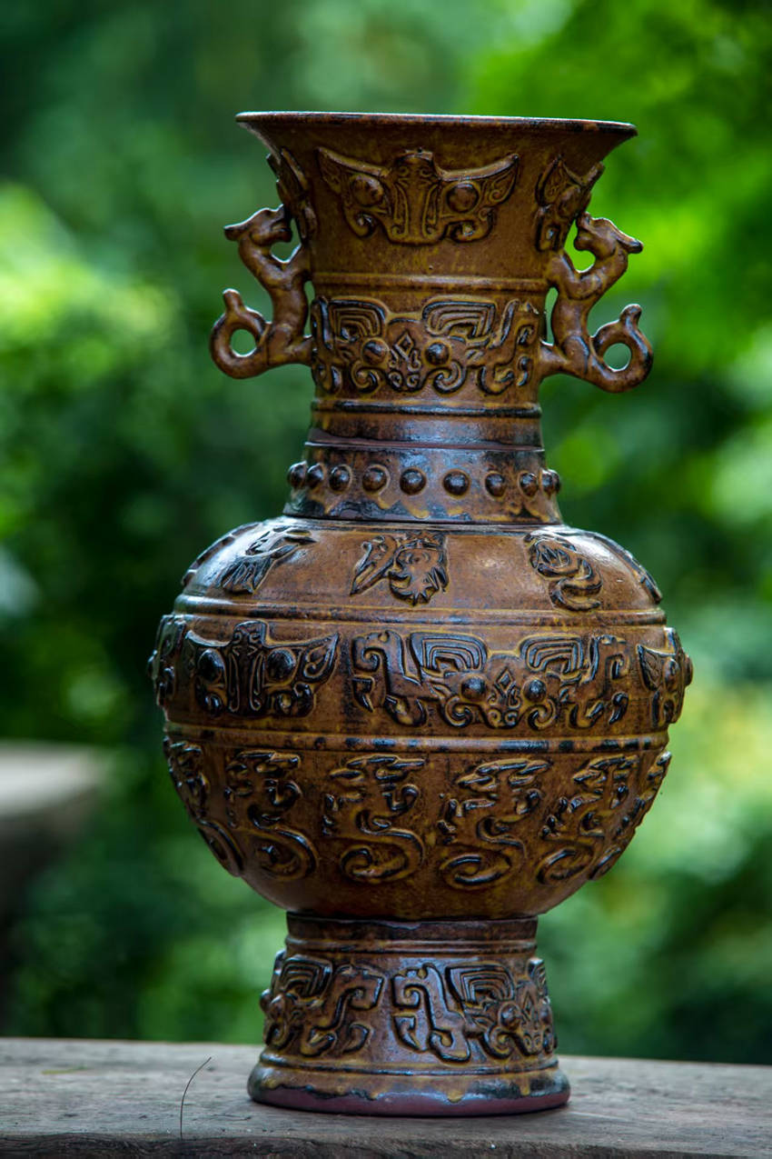 虎韻饕餮瓶。張生俊攝