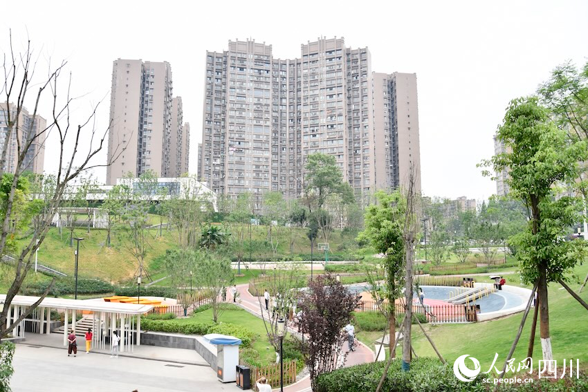 西城濕地口袋公園成為附近居民休閑娛樂的好去處。人民網記者 郭瑩攝