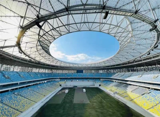 鳳凰山體育公園足球場。中建八局供圖