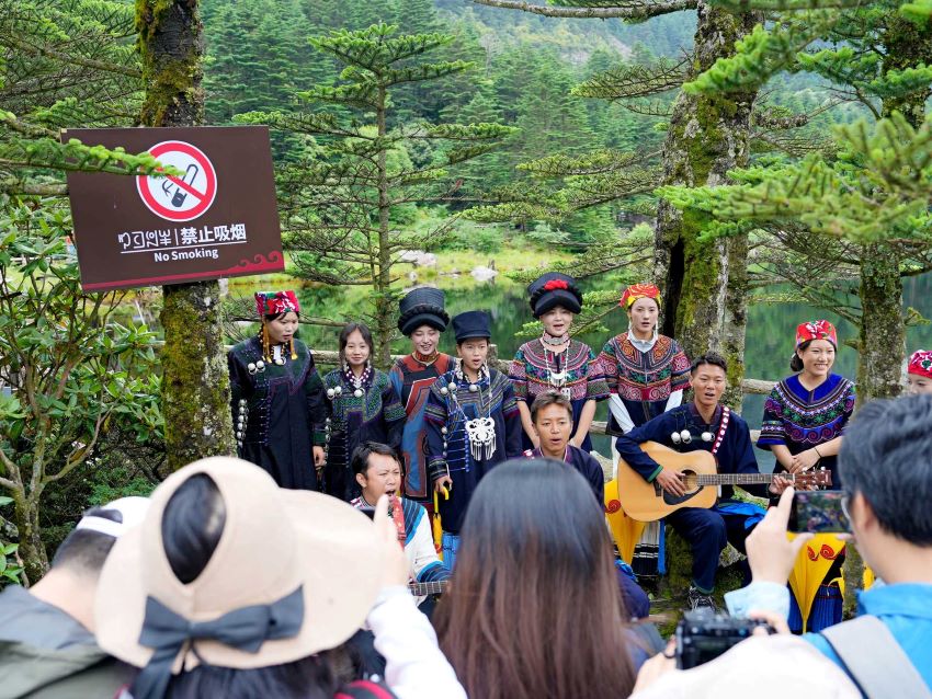 戶外民族音樂展演。涼山州委宣傳部供圖