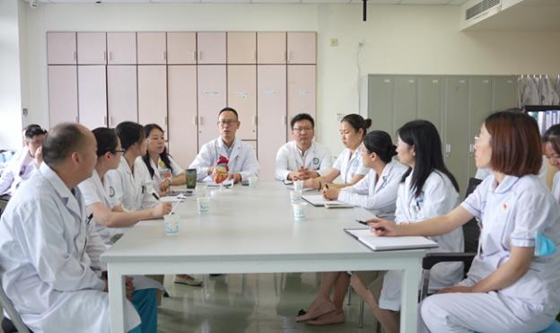 多學科會診。四川省婦幼保健院供圖