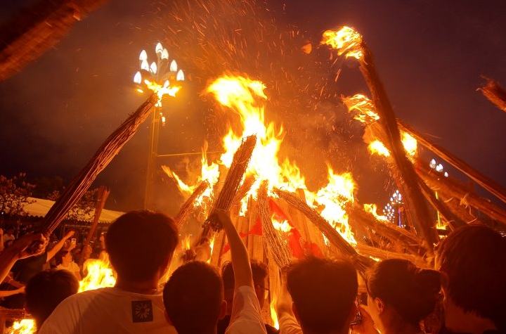 2025西昌火把狂歡夜活動熾熱啟幕