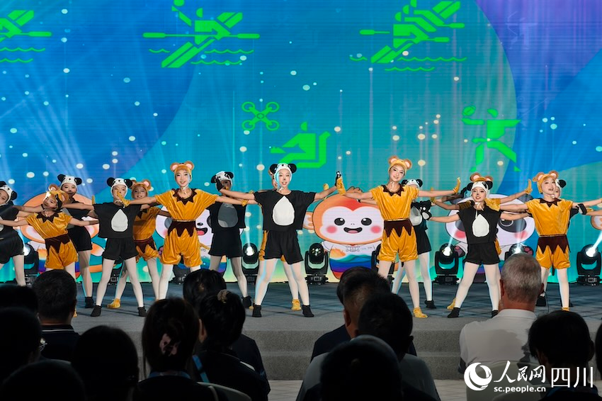 開村活動現場。人民網 趙祖樂攝