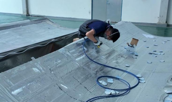 0.1毫米 看飛機“皮膚”的“磨皮術”