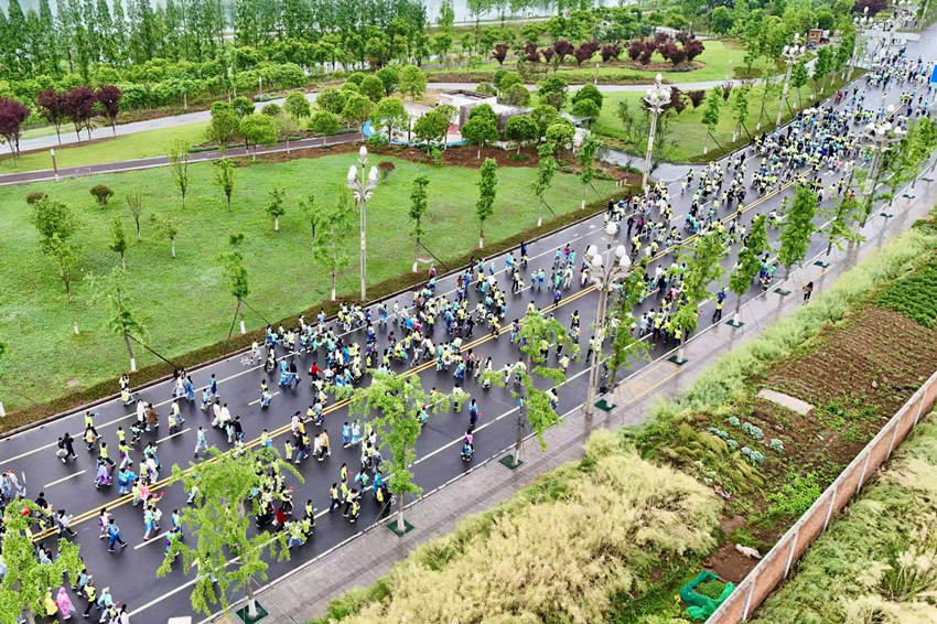 五四樂跑活動現場。唐磊攝