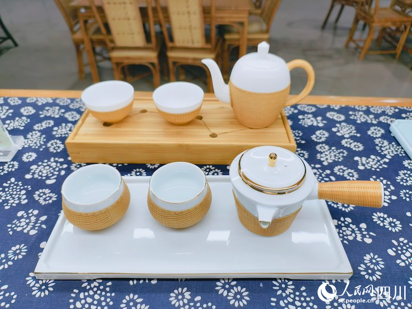 青神竹編茶器。人民網記者 郭瑩攝