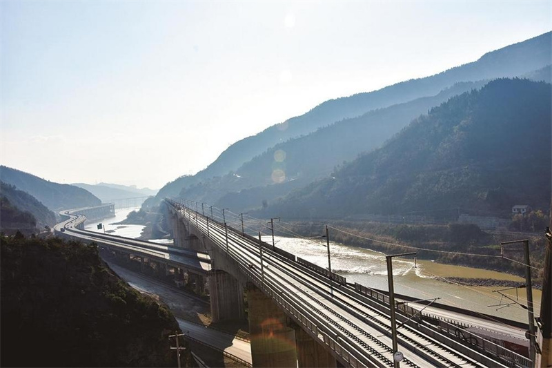 西成客?？缂瘟杲卮髽?。廣元市交通局供圖