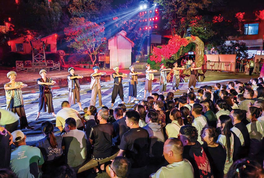 《夢境光霧山》夜游演出。巴中市委宣傳部供圖