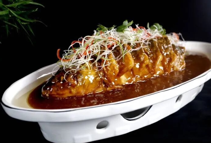 嘉州脆皮魚。樂山市委黨史和地方志研究室供圖