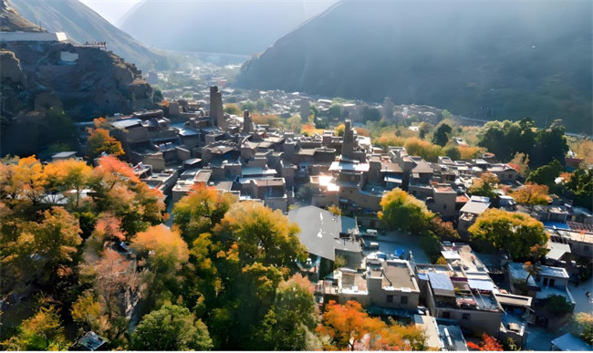 中國傳統村落、世界“最佳旅游鄉村”阿壩州理縣桃坪村。四川省住房和城鄉建設廳供圖