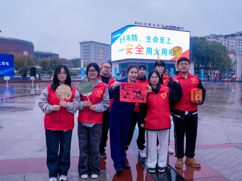 非遺項目打卡。廣元市消防救援支隊供圖