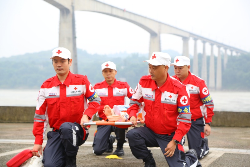 傷員轉送科目演練。高銀松攝