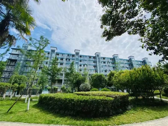 成都市青羊區某小區增設電梯。四川省住房和城鄉建設廳供圖