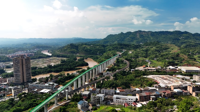 俯瞰隆敘鐵路。蜀道集團供圖