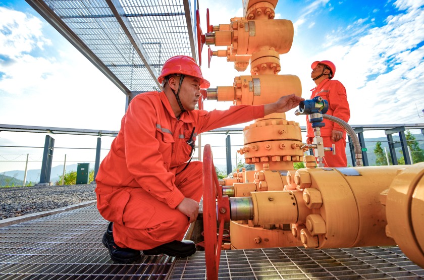 工人巡檢。巴中市委宣傳部供圖