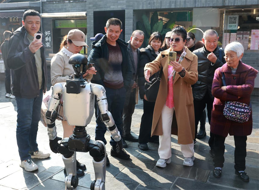 機器人場景應用現場。成都市經信局市新經濟委供圖