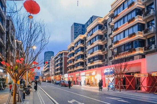 新春走基層|成都玉林東路煙火與時尚并存 城市更新喚醒“蝶變”_fororder_成都武侯區玉林東路夜景--供圖--成都市武侯區玉林街道辦-(1)
