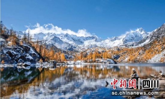 圖為丹巴縣美景。成華區委統戰部 供圖