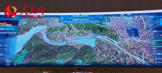 都江堰渠首數字孿生系統界面。人民網記者 王波攝